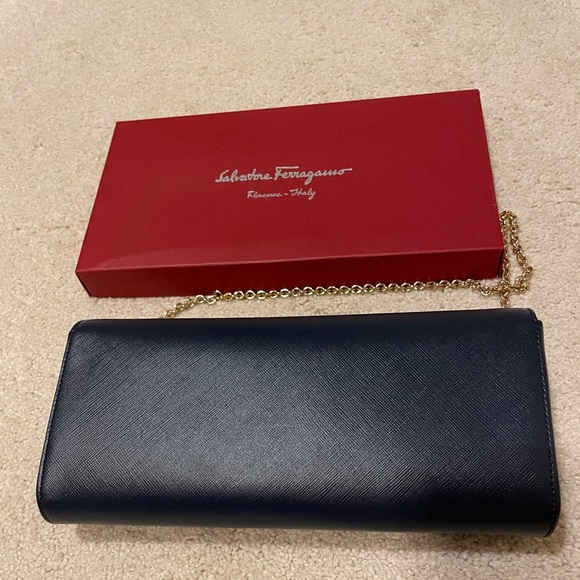 Salvatore Ferragamo navy clutch - Picture 6 of 7